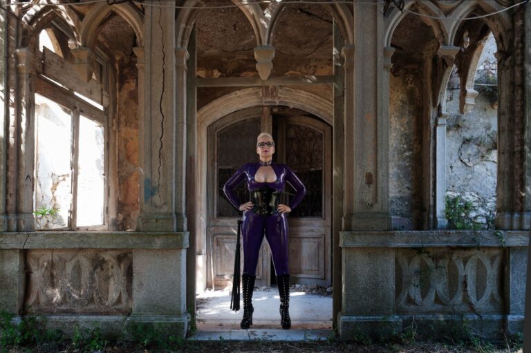 Lady Desire Von Der Domina Akademie Aus Graz Im Interview